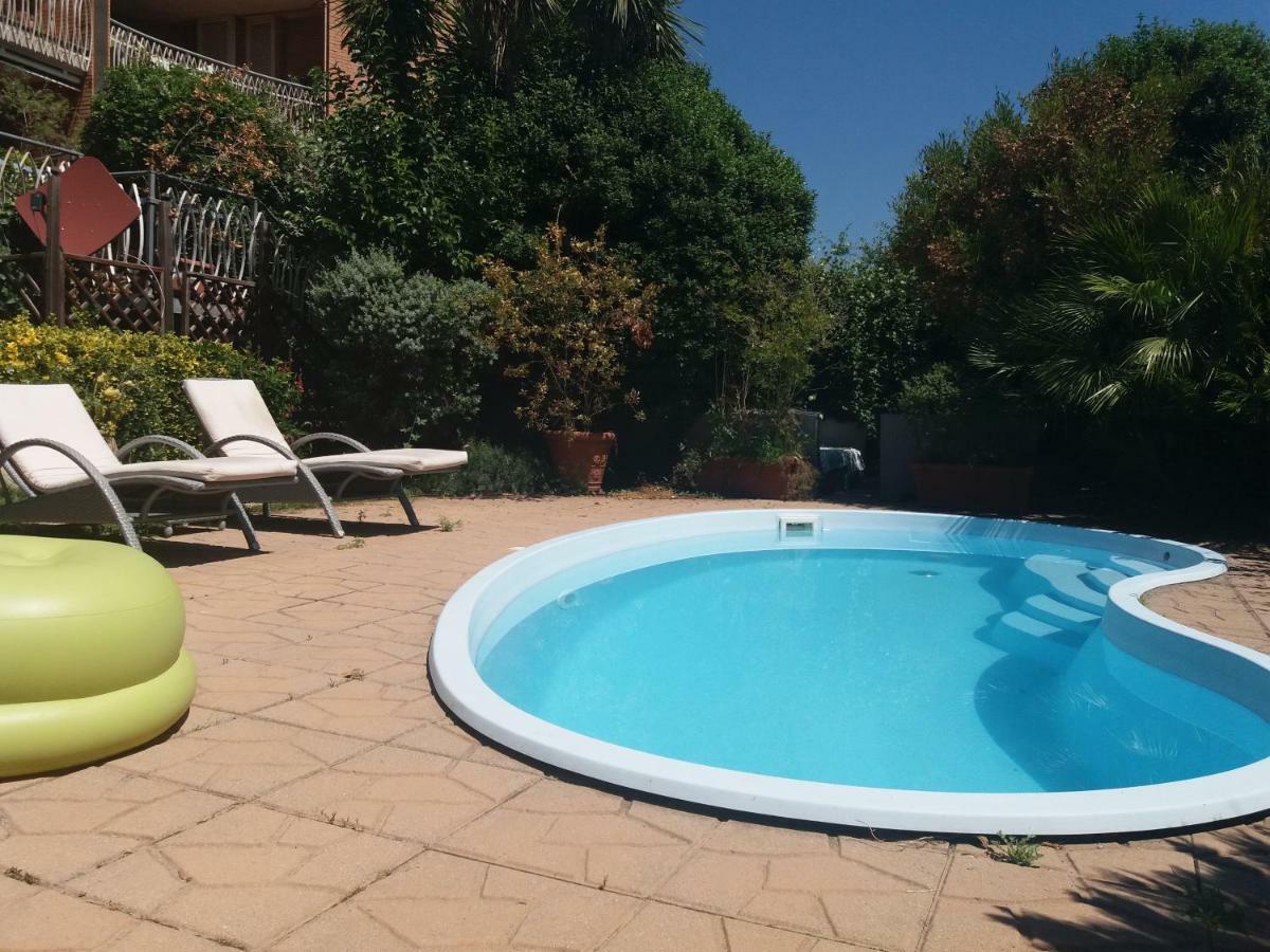 L'Affittacamere Nel Parco "Appia Antica" - Piscina A Uso Ospiti ローマ エクステリア 写真